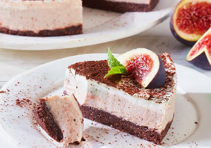Raw Cheesecake mit Dattel-Nuss-Boden von dmBio | dm.de
