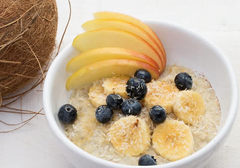 Veganes Porridge mit Kokos und Banane von dmBio | dm.de