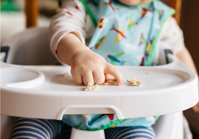 Baby Futterlaschen wasserdicht Futterschürze Kleinkind Weaning Kinder Essen 