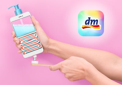 Handy geteilt in Zahnpastatube und Seifenspender