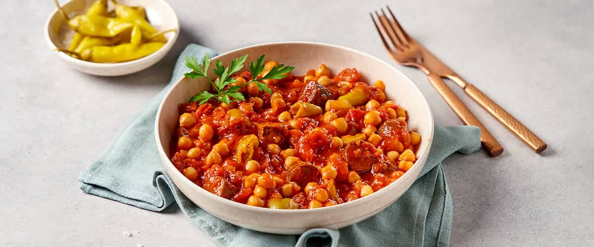 Kichererbsen-Ragout mit veganer Wurst nach Chorizo-Art | dm