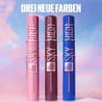 Maybelline New York Lash Sensational Sky High Mascara Burgund + Color Tattoo Eye Stix Set – Wimperntusche & Lidschattenstift